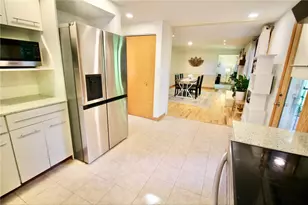 309 Highland Pines Dr, Ross Twp, PA 15237 - Photo 14