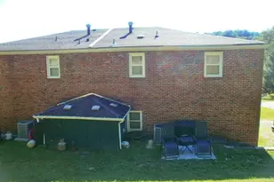 552 McClane Farm Rd, Chartiers, PA 15301 - Photo 4