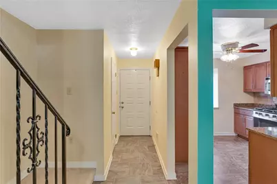 303 Olde Ingomar Ct, Pittsburgh, PA 15237 - Photo 2