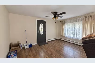 135 W Virginia Avenue, Vandergrift, PA 15690 - Photo 4