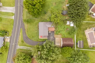 282 Spring Run Rd, Moon/Crescent Twp, PA 15046 - Photo 2