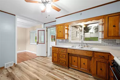 282 Spring Run Rd, Moon/Crescent Twp, PA 15046 - Photo 8