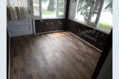 110 S Oakdale Ave, Hermitage, PA 16148 - Photo 2