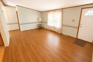 127 Classic Pl, Washington Township, PA 15632 - Photo 2