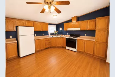 127 Classic Place, Washington Township, PA 15632 - Photo 4