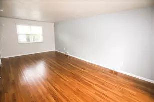 263 Great Smokey Dr, Pittsburgh, PA 15239 - Photo 6