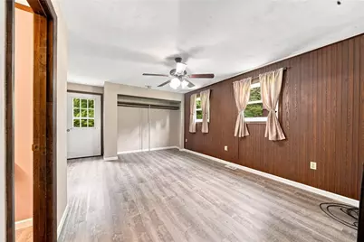 814 N Penn St, Penn Twp, PA 15675 - Photo 6