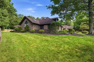10097 Mansion Dr, Pittsburgh, PA 15044 - Photo 32