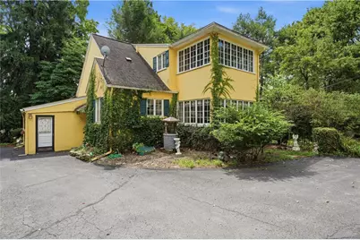 16 W Clen Moore Blvd, Neshannock Township, PA 16105 - Photo 2