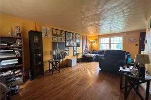 137 Macek Dr, Pittsburgh, PA 15227 - Photo 10