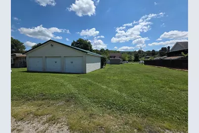 1104 Manor Ave, Unity Township, PA 15650 - Photo 1