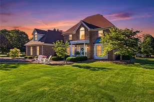 967 Lexington Dr, Hermitage, PA 16148 - Photo 2