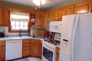 191 Buttermilk Hollow Rd, North Huntingdon, PA 15642 - Photo 2