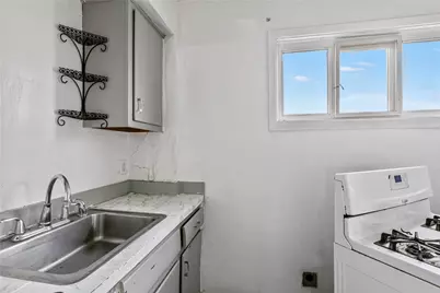 2112 Arlington Ave, Pittsburgh, PA 15210 - Photo 12