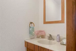 1422 Simona Dr, Pittsburgh, PA 15201 - Photo 8