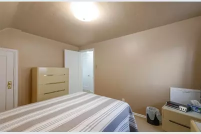 1422 Simona Dr, Pittsburgh, PA 15201 - Photo 12