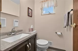 104 Glenora Dr, Robinson Twp, PA 15108 - Photo 24