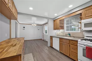 104 Glenora Dr, Robinson Twp, PA 15108 - Photo 6