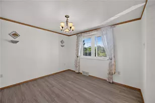 104 Glenora Dr, Robinson Twp, PA 15108 - Photo 10