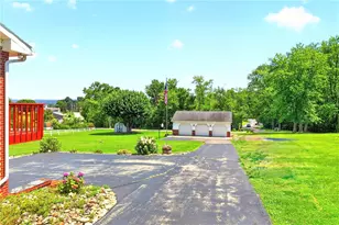 166 Braddock Rd Ave, Mt Pleasant Boro, PA 15666 - Photo 4