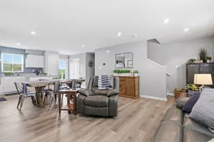 333 Arden Dr, Lancaster Township, PA 16037 - Photo 2