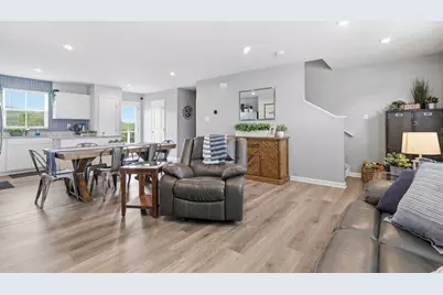 333 Arden Dr, Lancaster Township, PA 16037 - Photo 2
