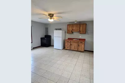 196 W Madison St #4, Rochester, PA 15074 - Photo 4