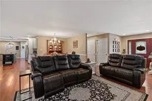 16 S Cowan Rd, Collier Township, PA 15106 - Photo 6
