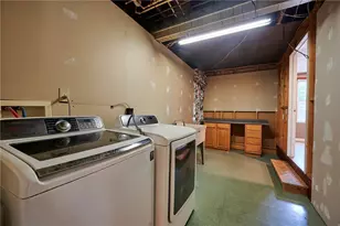 632 Wampum Ave, Ellwood City, PA 16117 - Photo 26