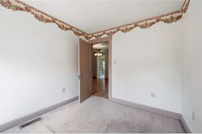 632 Wampum Ave, Ellwood City, PA 16117 - Photo 24