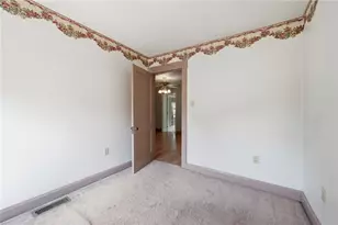 632 Wampum Ave, Ellwood City, PA 16117 - Photo 24
