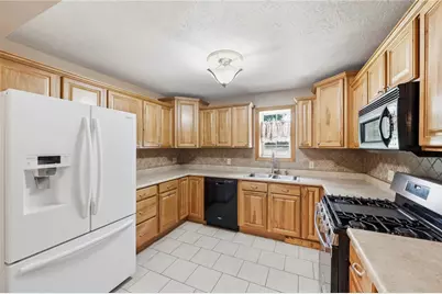 632 Wampum Ave, Ellwood City, PA 16117 - Photo 8