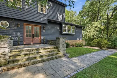 32 Flagstaff Dr, Pittsburgh, PA 15237 - Photo 2