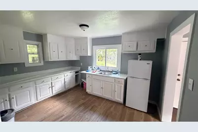 1021 California Dr, Coal Center Boro, PA 15423 - Photo 4