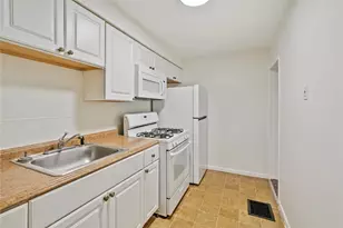641 Sixth St, Pitcairn, PA 15140 - Photo 10