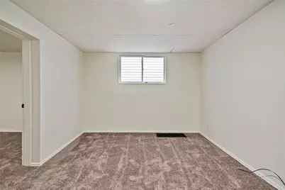641 6th St, Pitcairn, PA 15140 - Photo 22