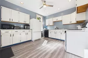 1872 Greenleaf St, Pittsburgh, PA 15203 - Photo 10