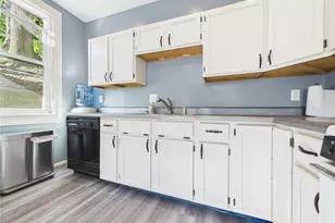 1872 Greenleaf St, Pittsburgh, PA 15203 - Photo 12