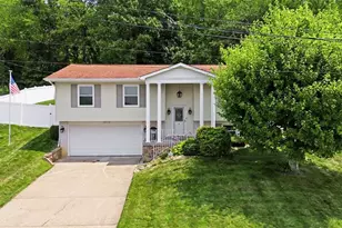 1212 Royal Dr, Hopewell Township, PA 15001 - Photo 2