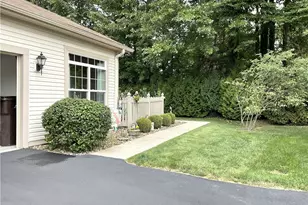 264 Stonegate Blvd, Hermitage, PA 16148 - Photo 34