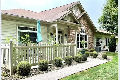264 Stonegate Blvd, Hermitage, PA 16148 - Photo 2