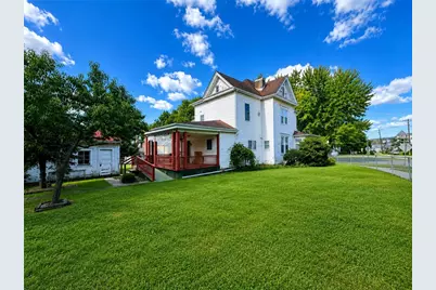 210 Washington Ave, Vandergrift, PA 15690 - Photo 2