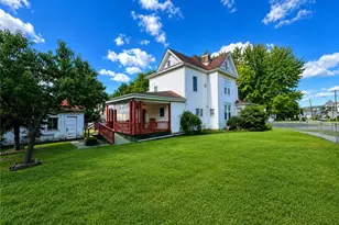 210 Washington Ave, Vandergrift, PA 15690 - Photo 2