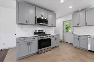 943 Hilltop St, Munhall, PA 15120 - Photo 4