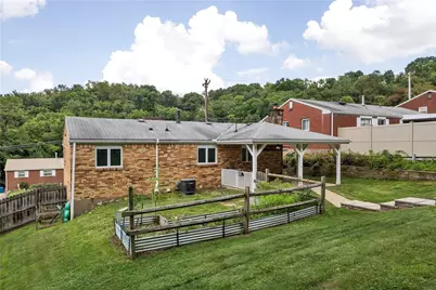 210 Springwood Drive, Pittsburgh, PA 15147 - Photo 6