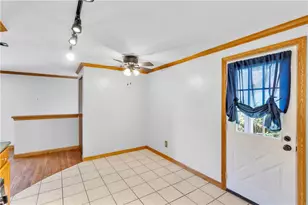 210 Springwood Dr, Pittsburgh, PA 15147 - Photo 10