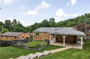 210 Springwood Dr, Pittsburgh, PA 15147 - Photo 14