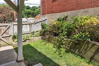210 Springwood Drive, Pittsburgh, PA 15147 - Photo 18