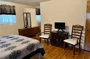 2072 Holiday Park Dr, Pittsburgh, PA 15239 - Photo 10