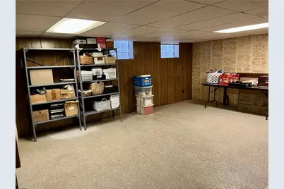 2072 Holiday Park Dr, Pittsburgh, PA 15239 - Photo 14